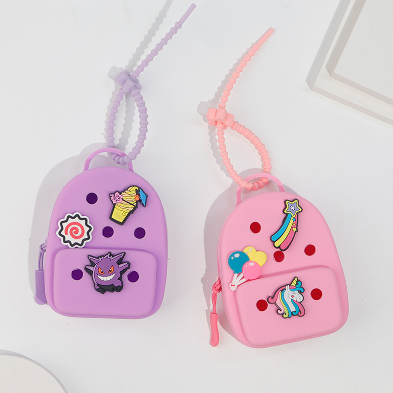 DIY hole-hole silicone mini schoolbag, children's coin purse, creative headphones, storage, keychain, pendant, accessories Application Scenario