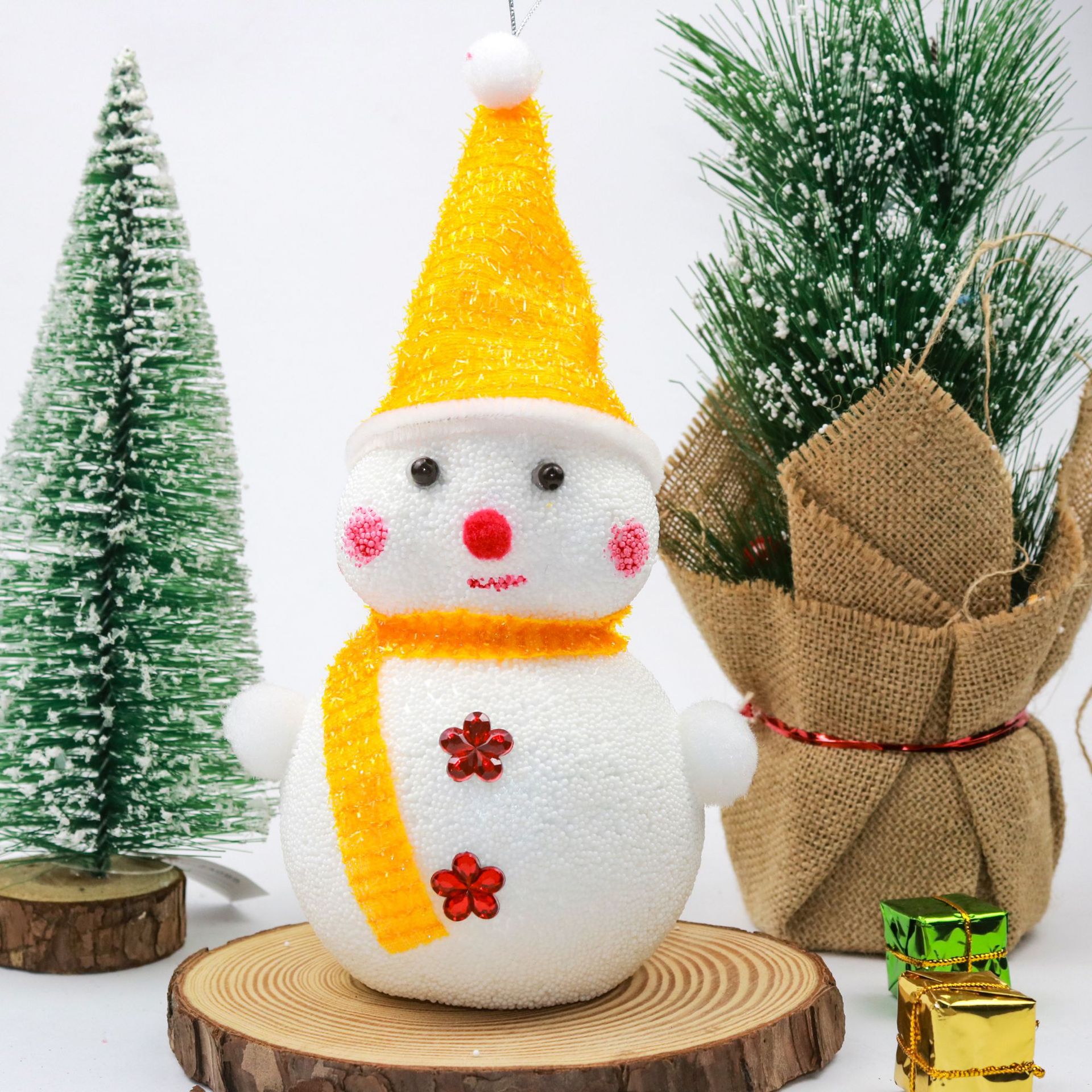15x12cm Christmas foam snowman three-dimensional decorative item, scene, shopping mall, bar, Christmas hanging piece, one-piece set, festival supplies Application Scenario