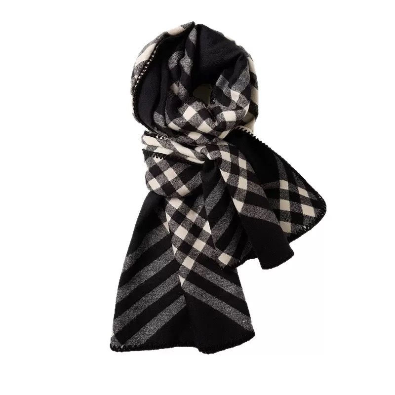 Wholesale of the same checkered Korean winter trend scarf, double-sided and two-color shawl as Jun Ji-hyun, fashionable and versatile Item Picture
