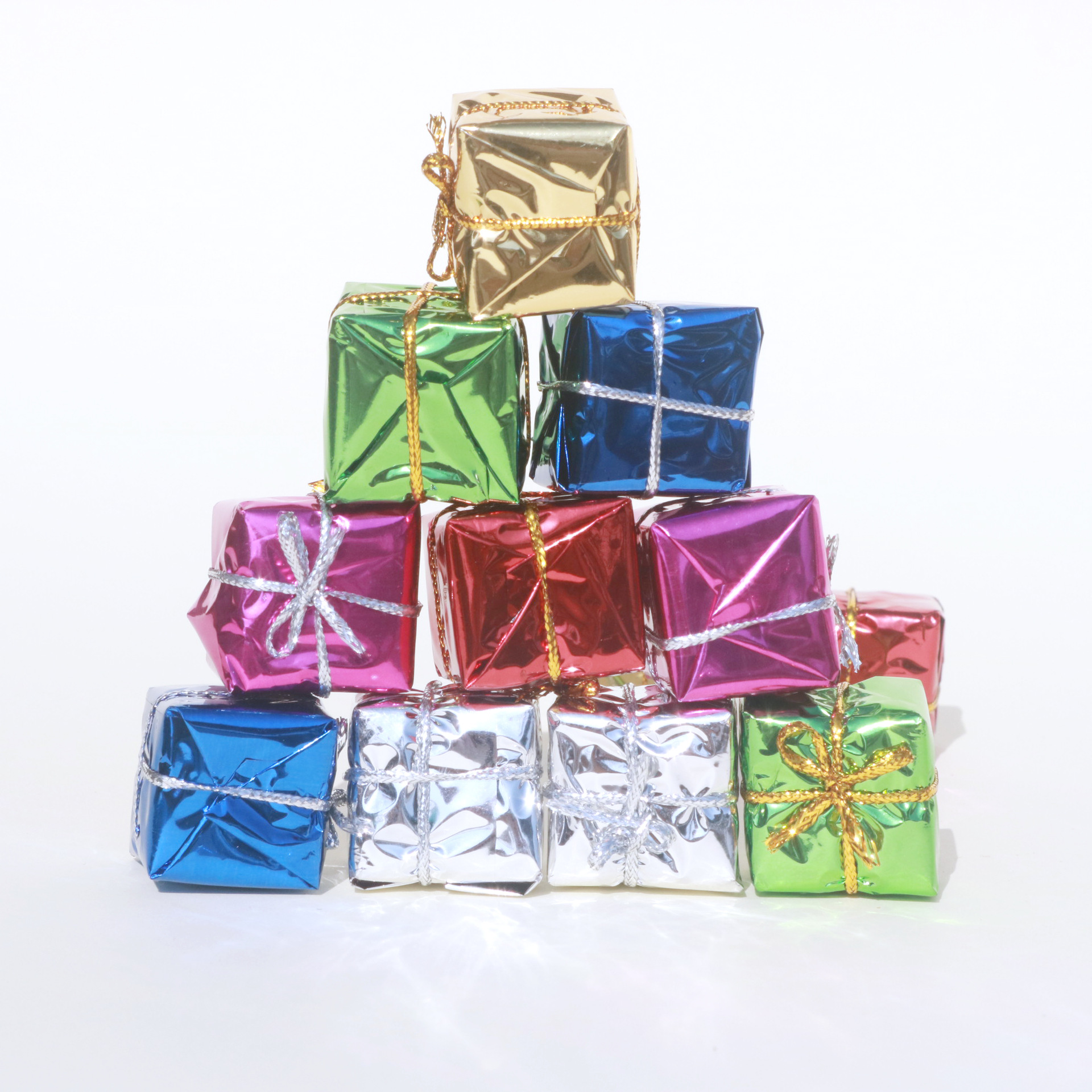 Christmas tree decorations, Christmas laser small gift packs, six-color decorative pendants, festival gift boxes, handicrafts, creative gifts Item Picture