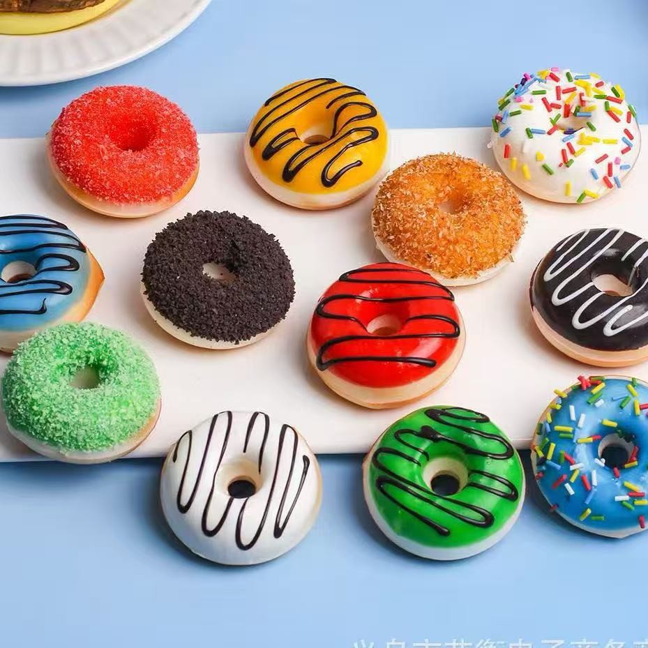 Small doughnut model fridge magnets, creative home decorations, soft and elastic, pinchable, novel supply, commercial doughnut machines, waffle ovens, food and beverage processing equipment