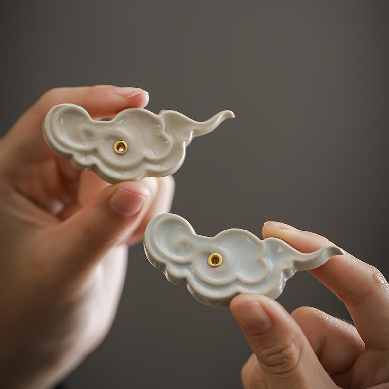 Xiangyun Mini Incense Stick, Ceramic incense holder, creative household incense burner, Sandalwood, agarwood, Chinese incense stand, handicraft gift Application Scenario