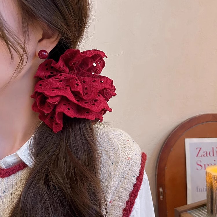 2024 New style of elegant lace large hair band, women's red hair tie, hair flower, large intestine hair accessory, headwear and accessories details Picture