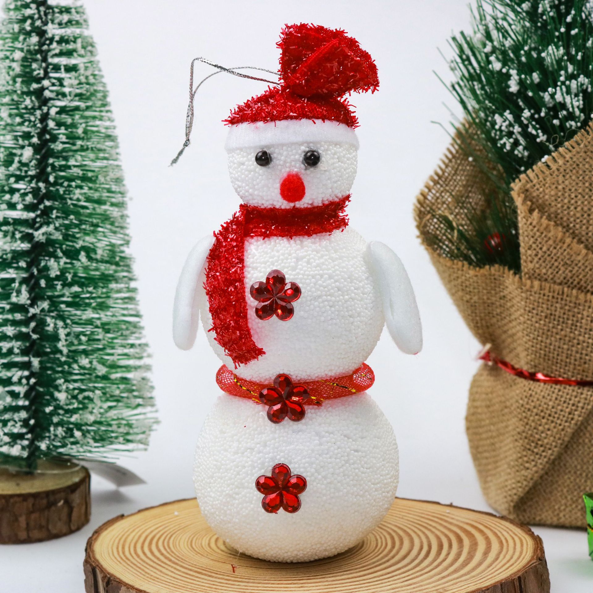 Large three-layer Christmas foam snowman three-dimensional decorative ornaments, scene Christmas pendants, handicrafts and gifts Application Scenario