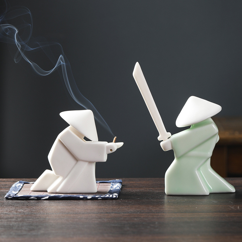 Creative new Chinese-style ceramic warrior and chivalrous tabletop ornaments, household incense sticks, incense holders, incense burners, incense holders, incense trays, handicrafts, gifts, incense burners Specification image