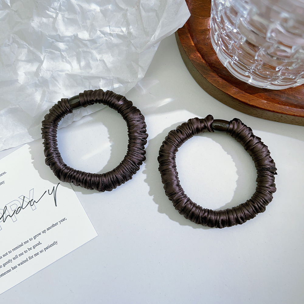 Korean basic, simple, high-elasticity ice silk mask, large intestine hair band, elegant solid color hair tie, hair accessory, hair accessory, head accessory Application Scenario