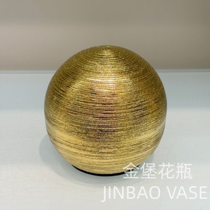 Modern and simple electroplated gold spherical ceramic decorative item, retro handicraft decorative vase for the living room entrance details Picture