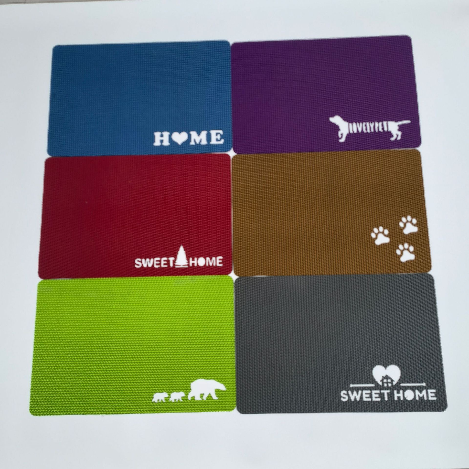 宠物门口脚垫黑色PVC底刮沙蹭土网格蜂窝纯色印花镂空入户地垫宠物清洁美容用品