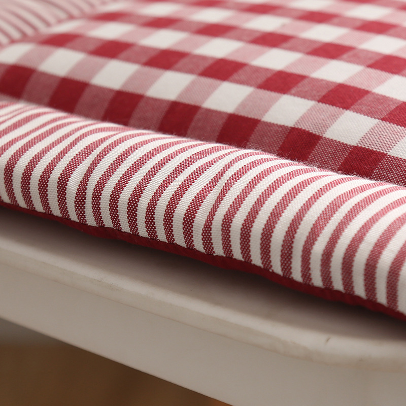 Breathable cotton and linen home office seat cushion, buttock cushion, tatami buttock cushion, dining chair cushion, comfortable seat cushion for spring and autumn home use Application Scenario