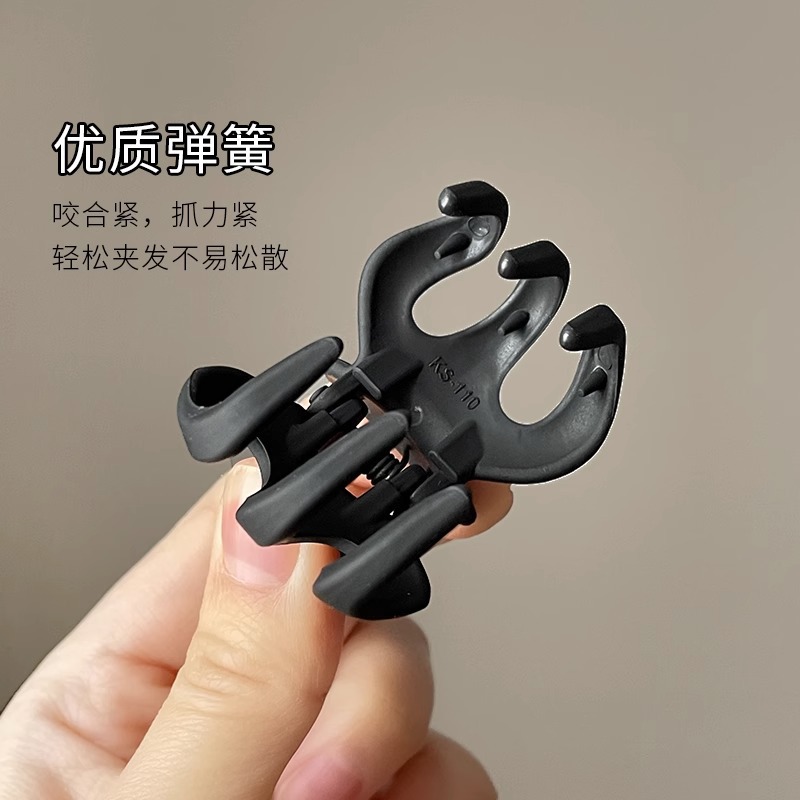 Elegant and refined pumpkin bun hair clip, high school ponytail fixed hairpin, half-tied hair accessory at the back of the head, high-end hairpin Application Scenario