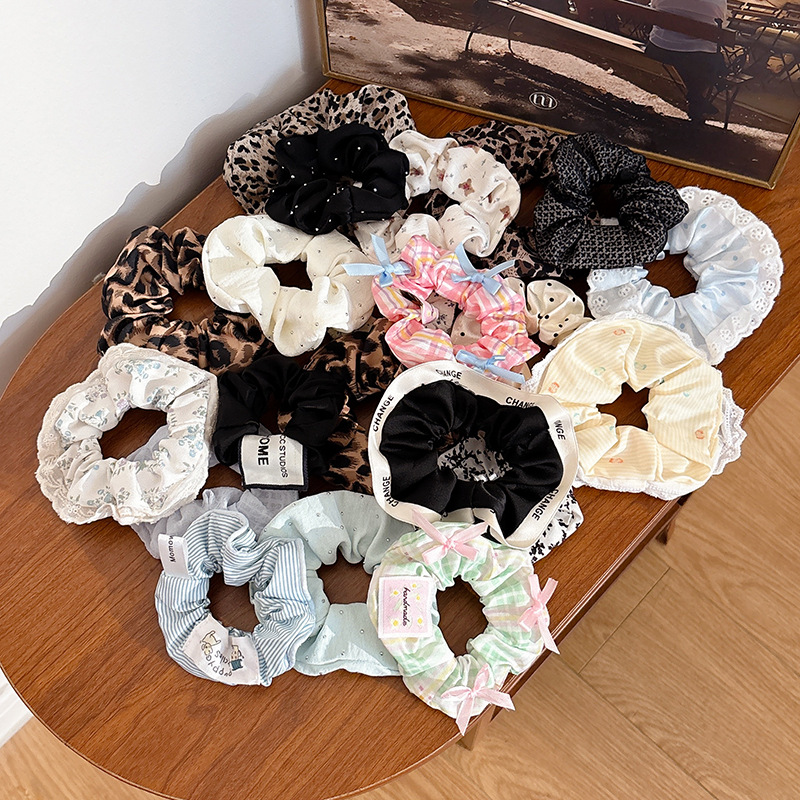 Fresh lace small intestine loop hair tie women's hair band, new polka dot hair tie ponytail bun hair accessory, leather case hair accessory details Picture