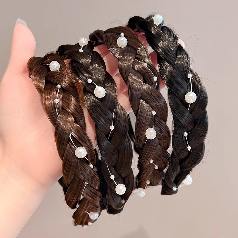 Children's simulated pearl braid hair band, baby bun hair band, little girl hair tie, hair clip headwear, luminous atmosphere decoration items Application Scenario