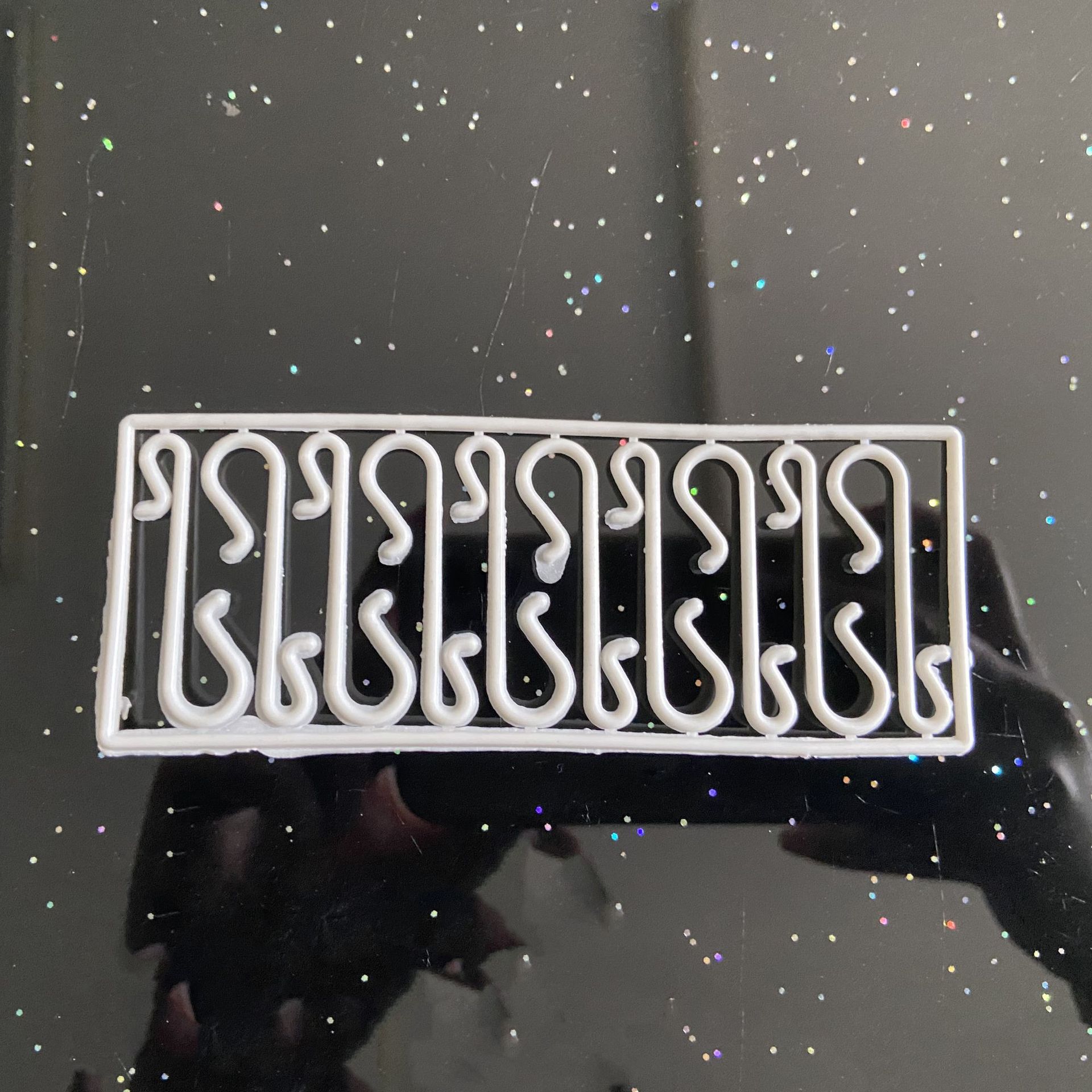 Christmas decorations, plastic S-shaped hooks, small hooks, tree hangers, accessories, venue decoration tools, organizing utensils, coat hooks, adhesive hooks, decorative items Specification image