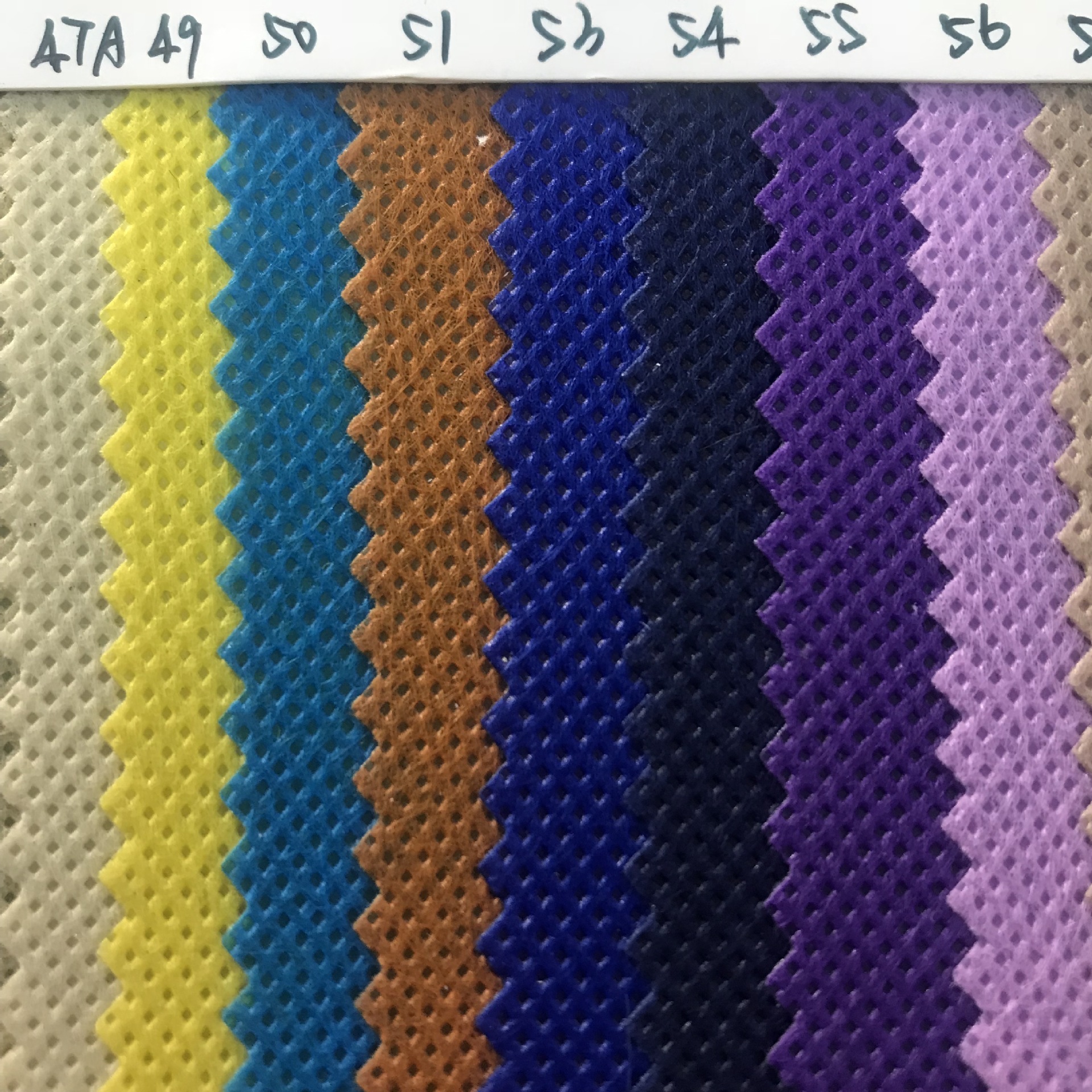 The manufacturer offers 75g brand-new color PP non-woven fabric, multi-color spunbond fabric, spunlace non-woven fabric and leather accessories in stock Application Scenario