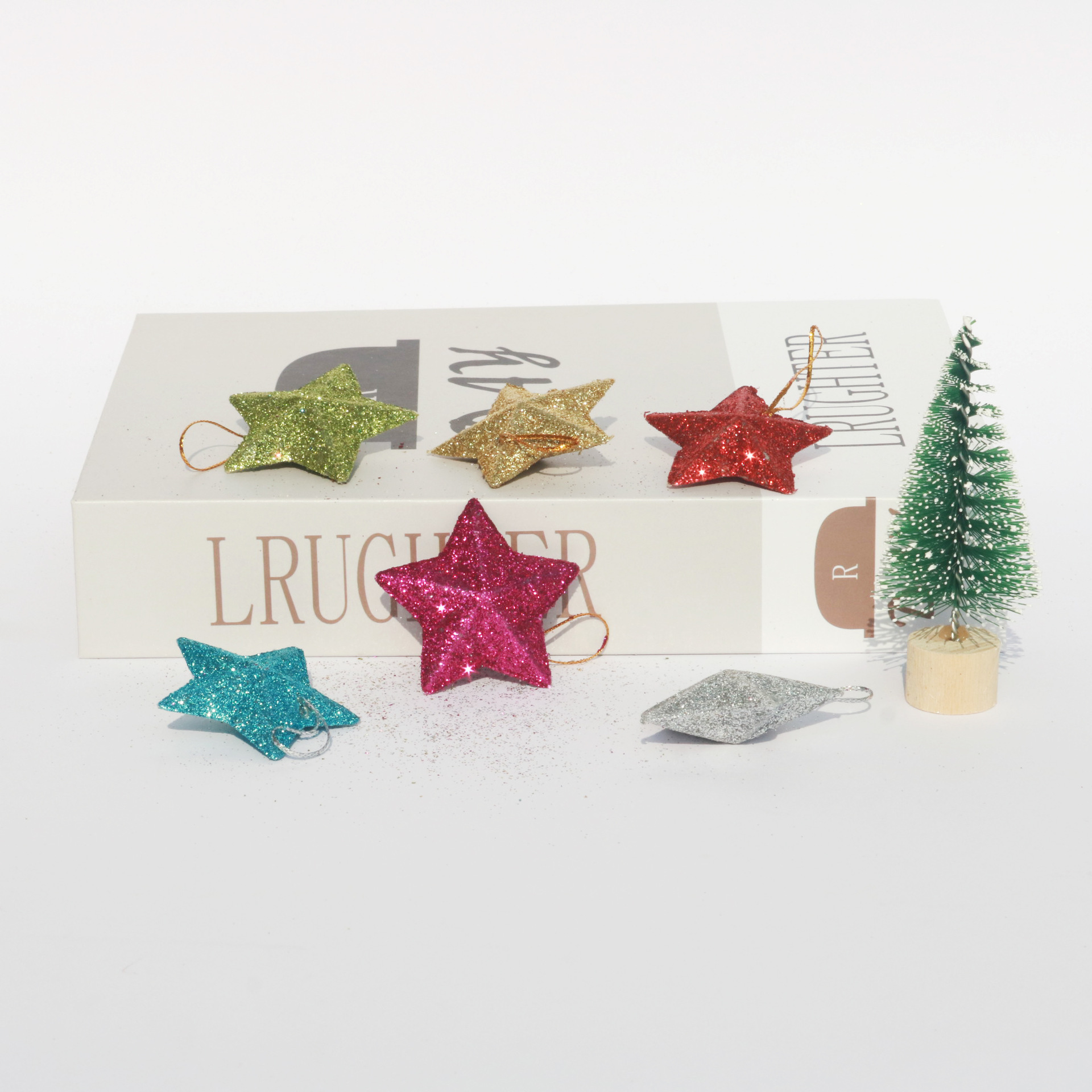 Gold powder five-pointed star, 5 cm, 7 cm, 10 cm decorative pendant, six colors available, plastic handicraft, anime star peripheral Application Scenario