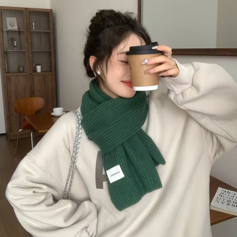 2025 New Korean-style InS-style knitted scarves, thickened woolen shawls for male and female students and couples, fashionable and warm scarf clothing accessories Specification image