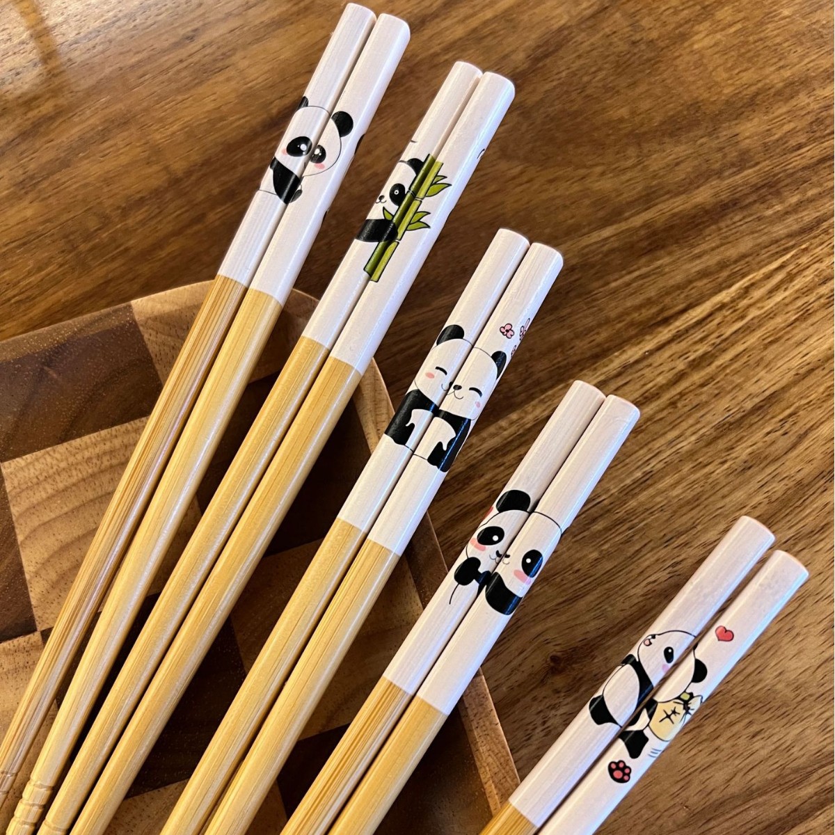 Japanese-style cartoon printed panda chopsticks, new anti-slip bamboo tableware for export, daily necessities tableware Specification image