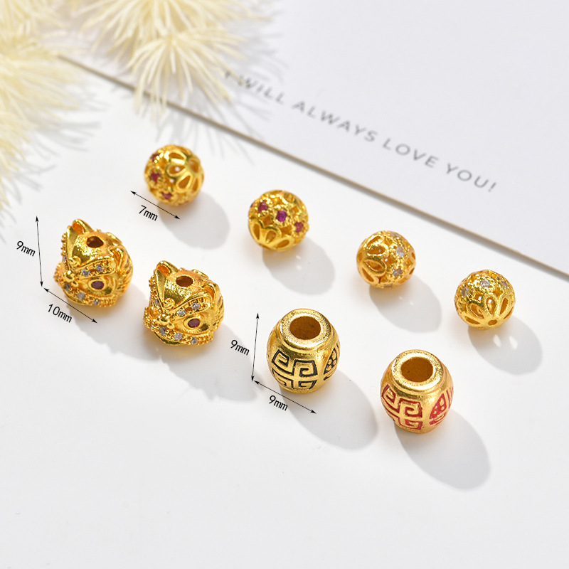 Vietnamese sand gold bracelets, beaded and interlocking beads, men's and women's through-hole, personalized and fashionable gold store bracelets, loose beads, jewelry accessories wholesale, gold foil flowers Application Scenario