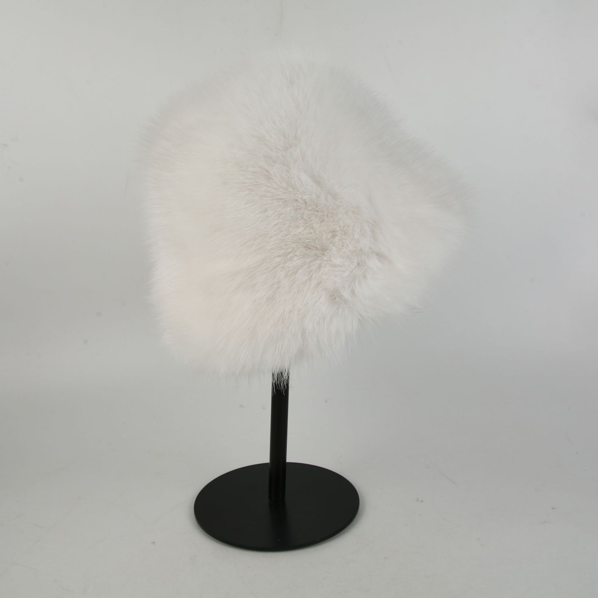 New autumn and winter faux mink flat top hats for women, warm and versatile Mongolian plush hats that show off your face, fashionable hats for children, clothing and accessories details Picture