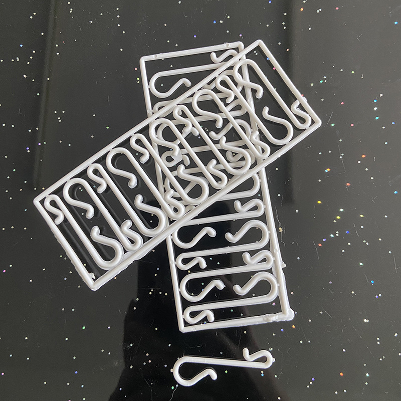 圣诞装饰品塑料S形挂钩小挂钩树挂配件场地布置工具整理用具衣钩粘钩装饰用品