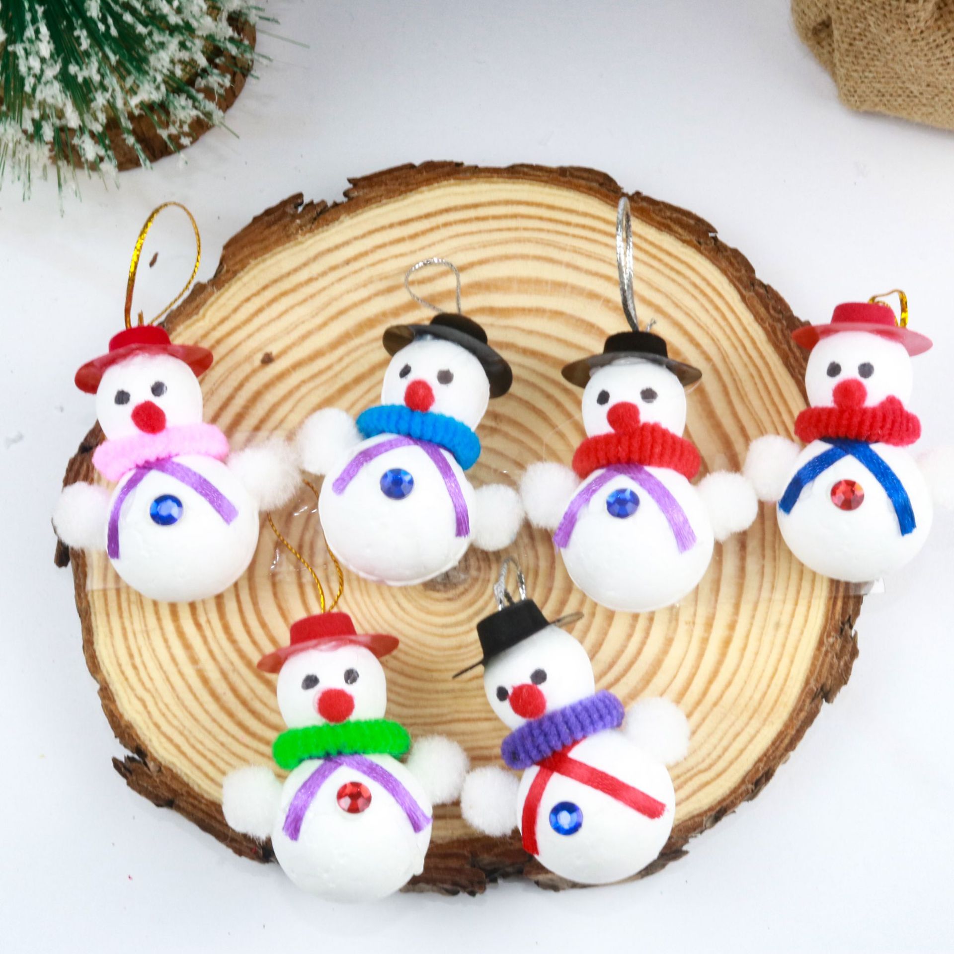 4x5cm Christmas foam snowmen, 6 sets of three-dimensional decorative items, scene hangers, Christmas decoration supplies for shopping malls and bars Specification image