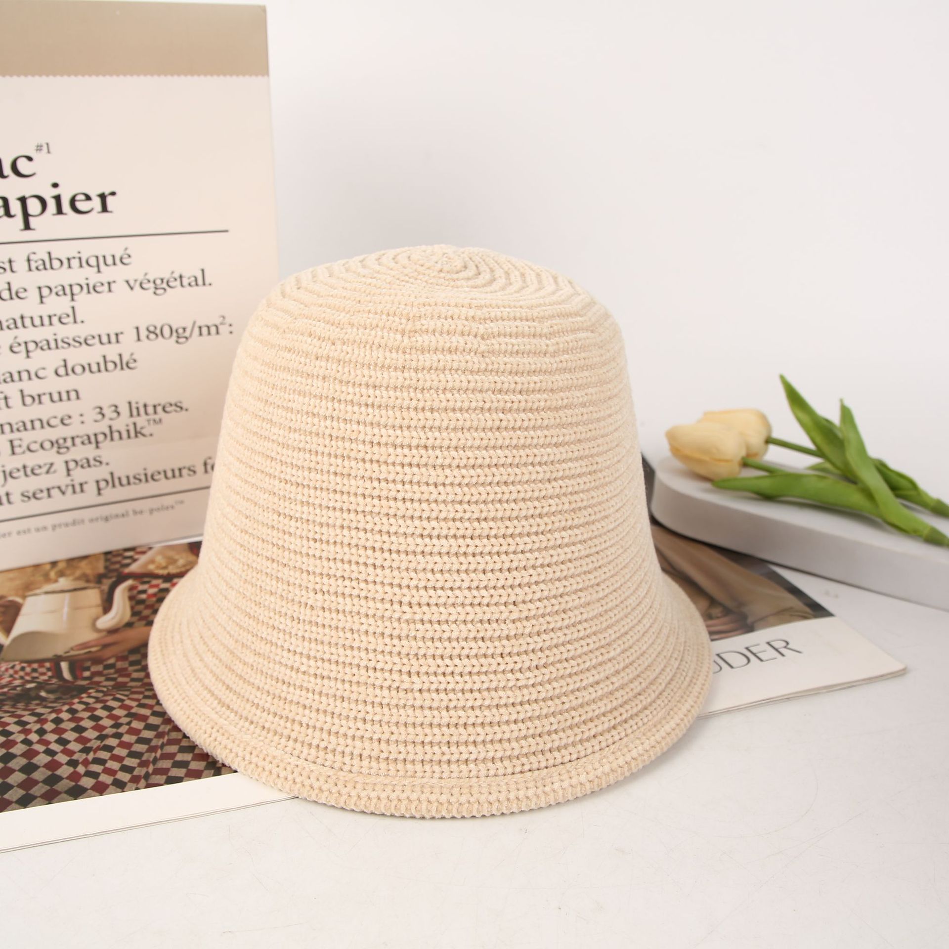 Sherry's velvet bucket hat for autumn and winter is a stylish, versatile, simple and popular fishing hat. It's a sports and outdoor fishing product Application Scenario