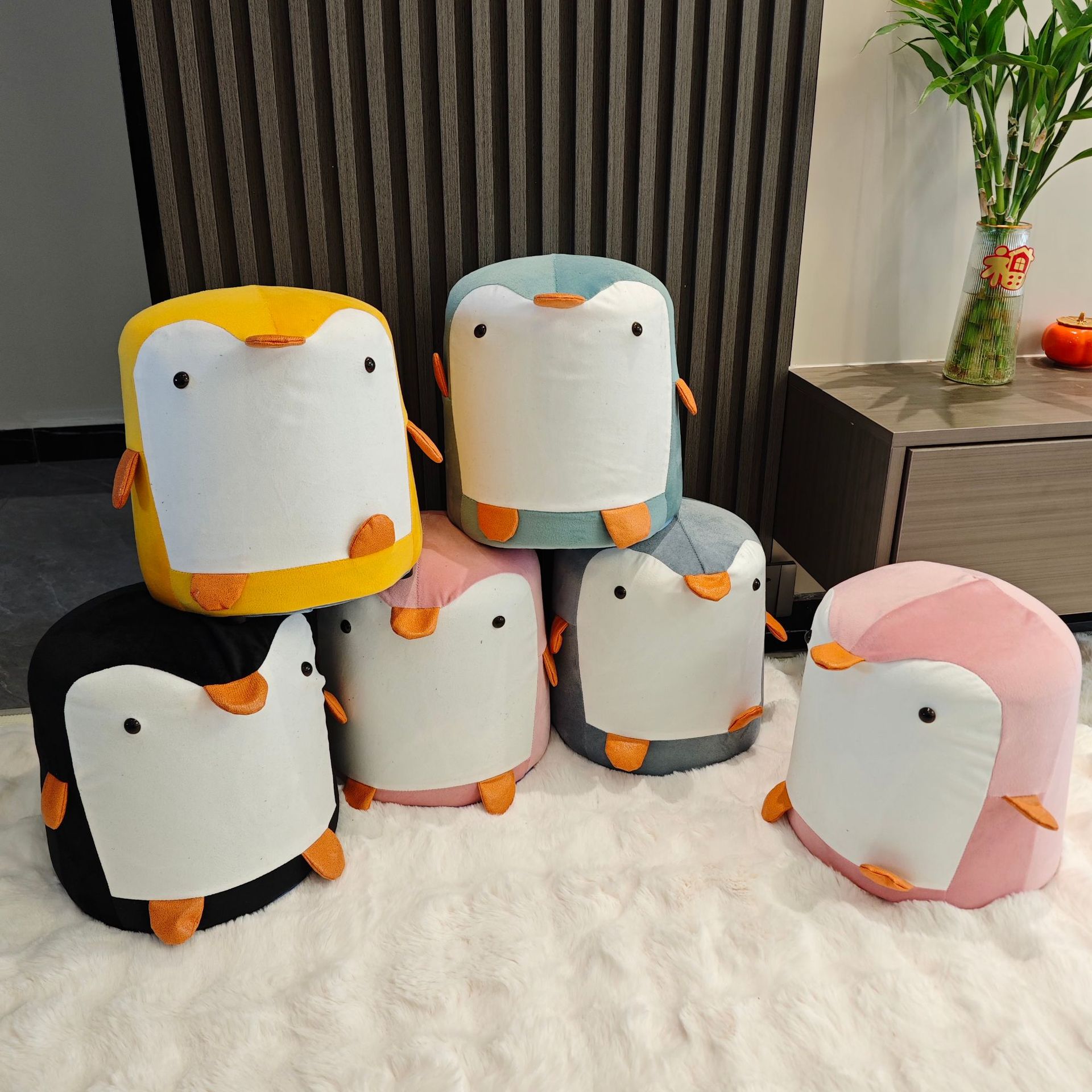 Cartoon penguin creative solid wood small stool, household low stool, door shoe-changing stool, children's animal stool cushion Specification image