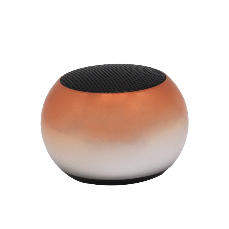 Altavoz bluetooth portátil pequeño inalámbrico al aire libre TWS subwoofer dazzle mini escritorio estéreo Application Scenario