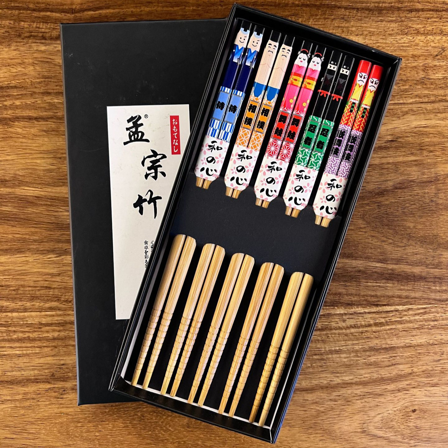 24-year new style puppet printed bamboo chopsticks, Japanese sushi chopsticks, high-end gift box, tableware and general merchandise