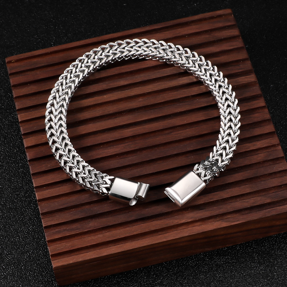 源头工厂不锈钢饰品批发男士霸气龙骨磁吸手链高端感不掉色手饰配饰