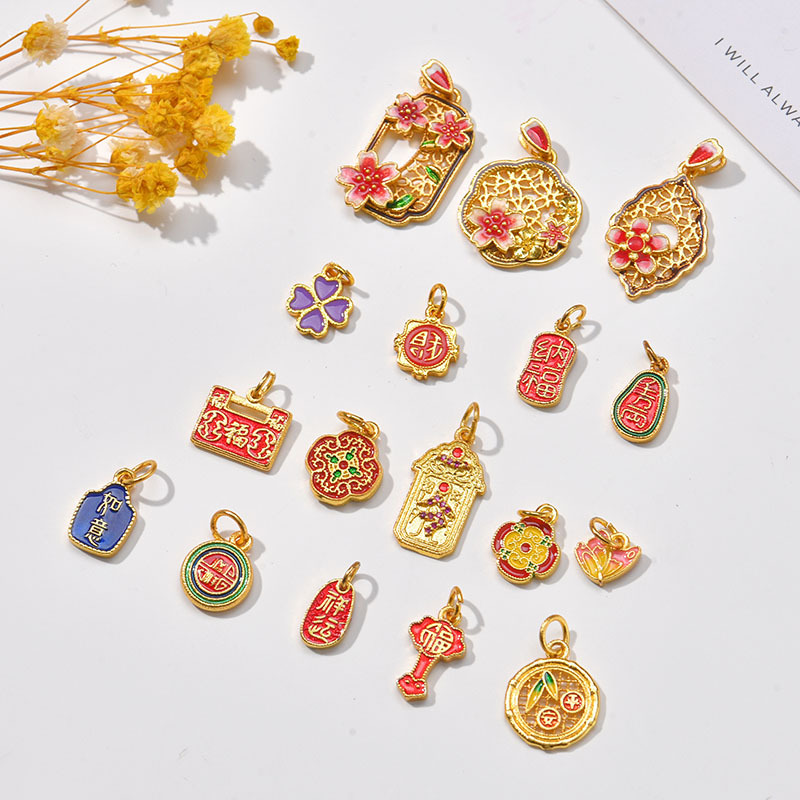Wholesale of new Japanese-Korean style retro enamel flower pendants, Vietnamese sand gold pendants, necklaces, accessories and pendants