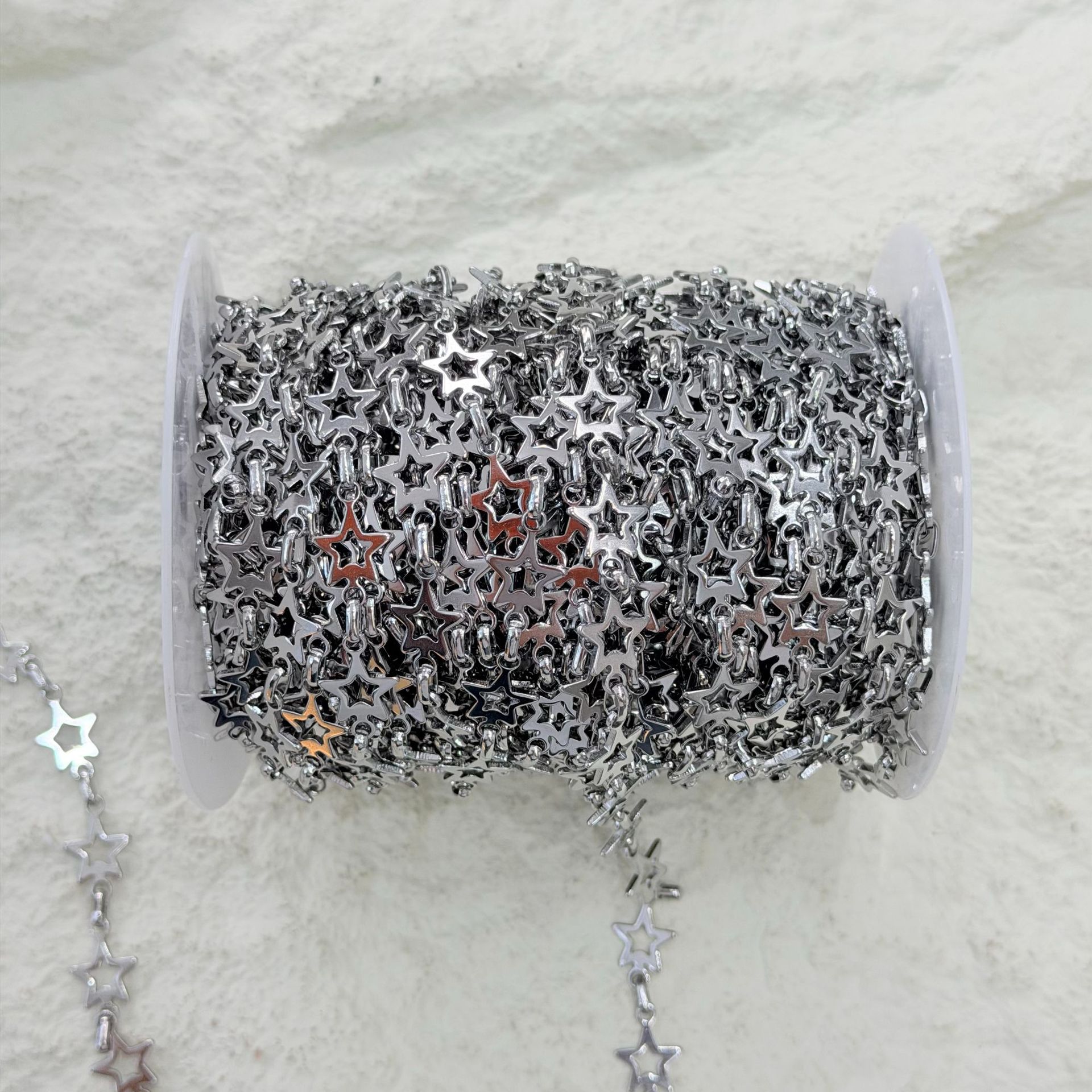 Five-pointed star-shaped stainless steel chain handmade necklace and bracelet accessories, made of titanium steel, not easy to fade, raw material for jewelry chain accessories