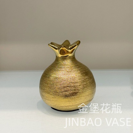 European retro brushed golden pomegranate ceramic electroplated decorative items, homestay decorative handicrafts, creative gifts, table sample room Specification image