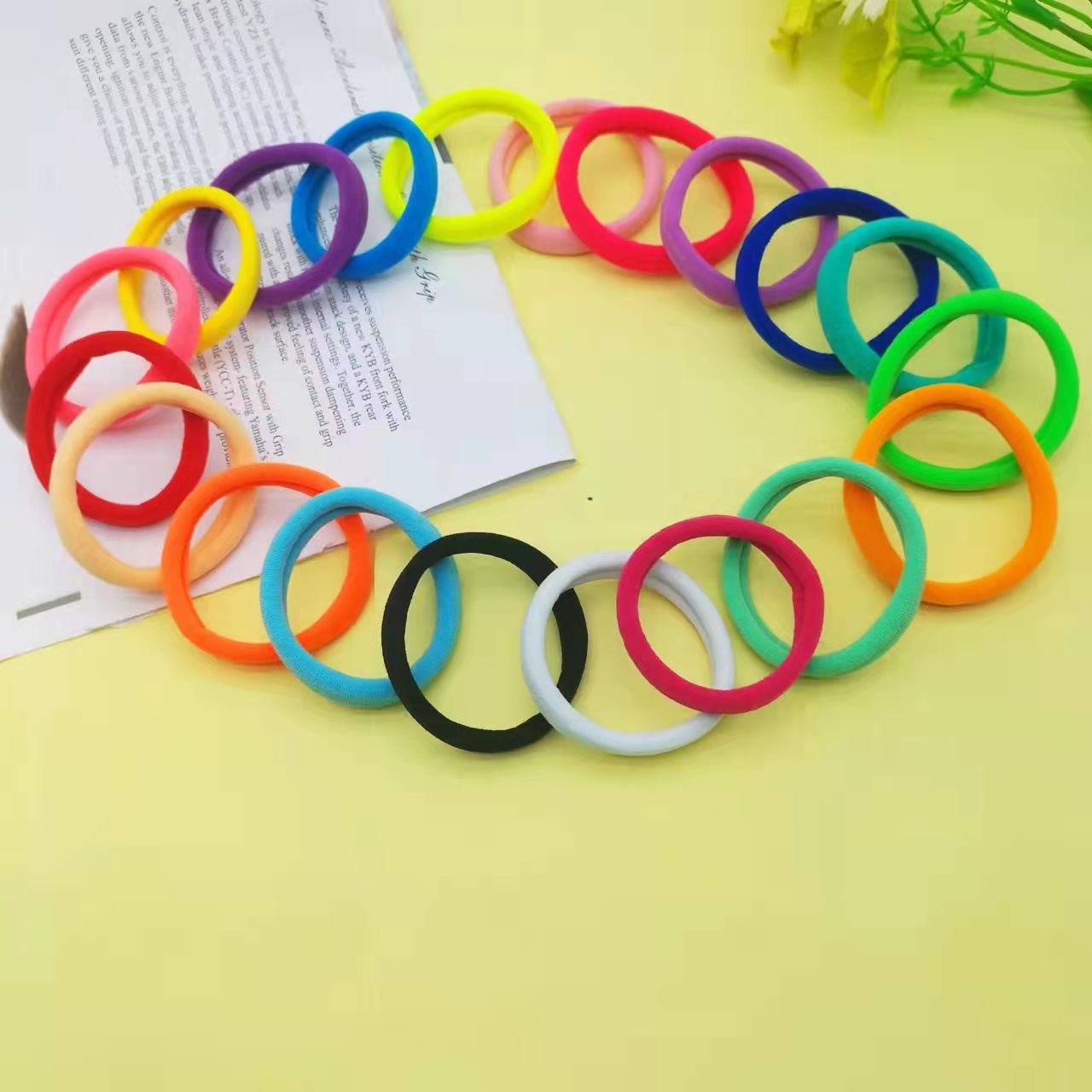 Korean-style simple, high-elasticity, seamless hair tie, versatile candy-colored leather band hair accessory details Picture