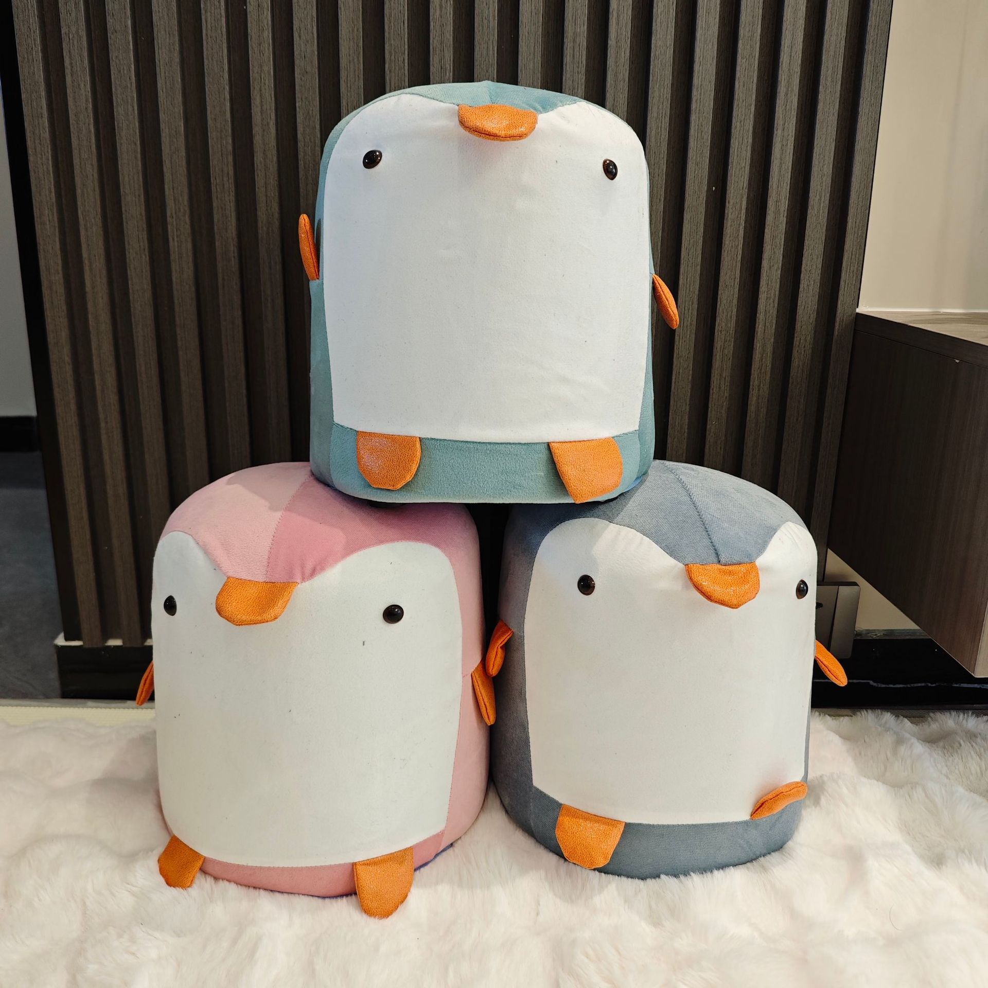 Cartoon penguin creative solid wood small stool, household low stool, door shoe-changing stool, children's animal stool cushion Application Scenario