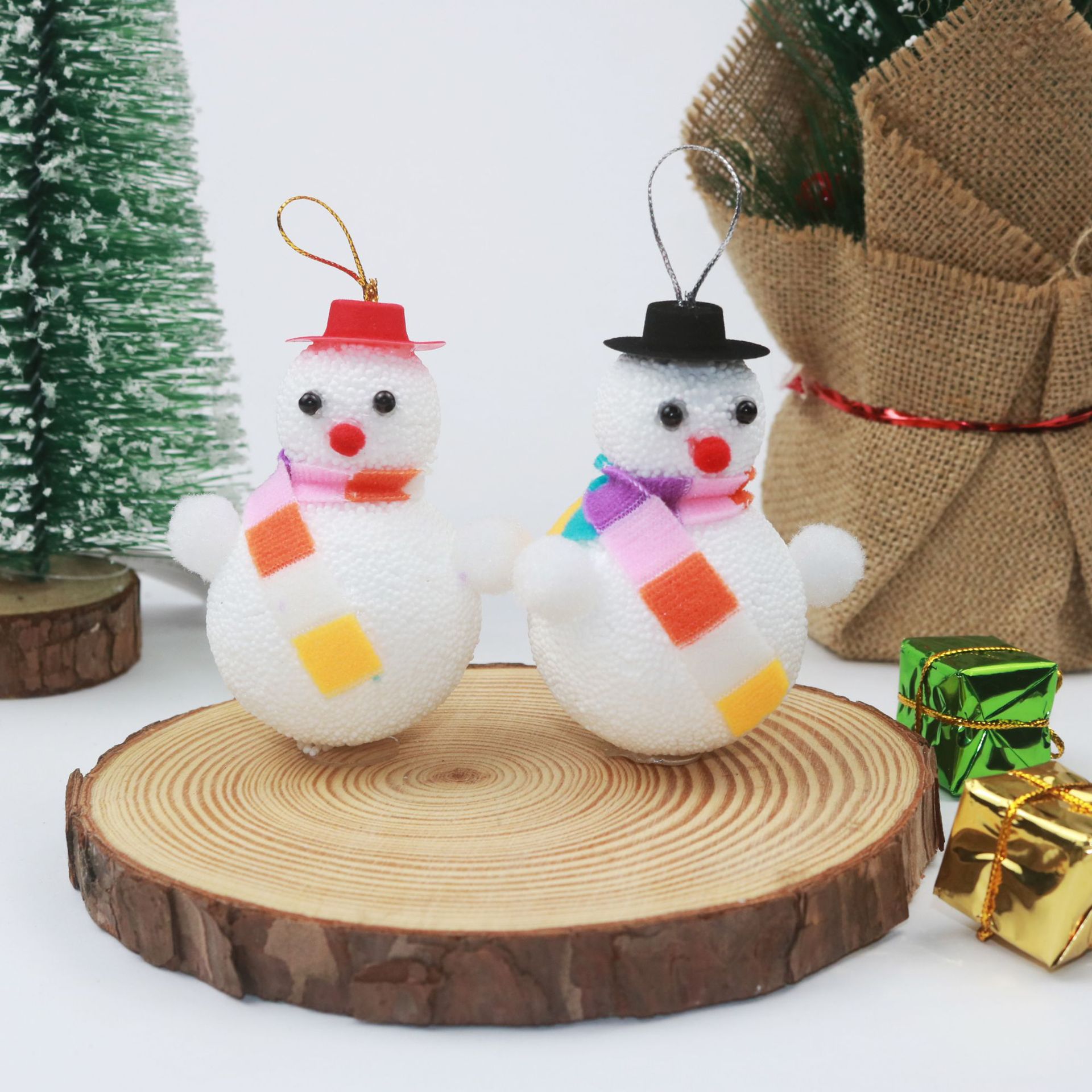 Christmas foam snowman figurehead 8x6cm two-piece set, decorative items for shopping malls and hotels, Christmas decorations Specification image