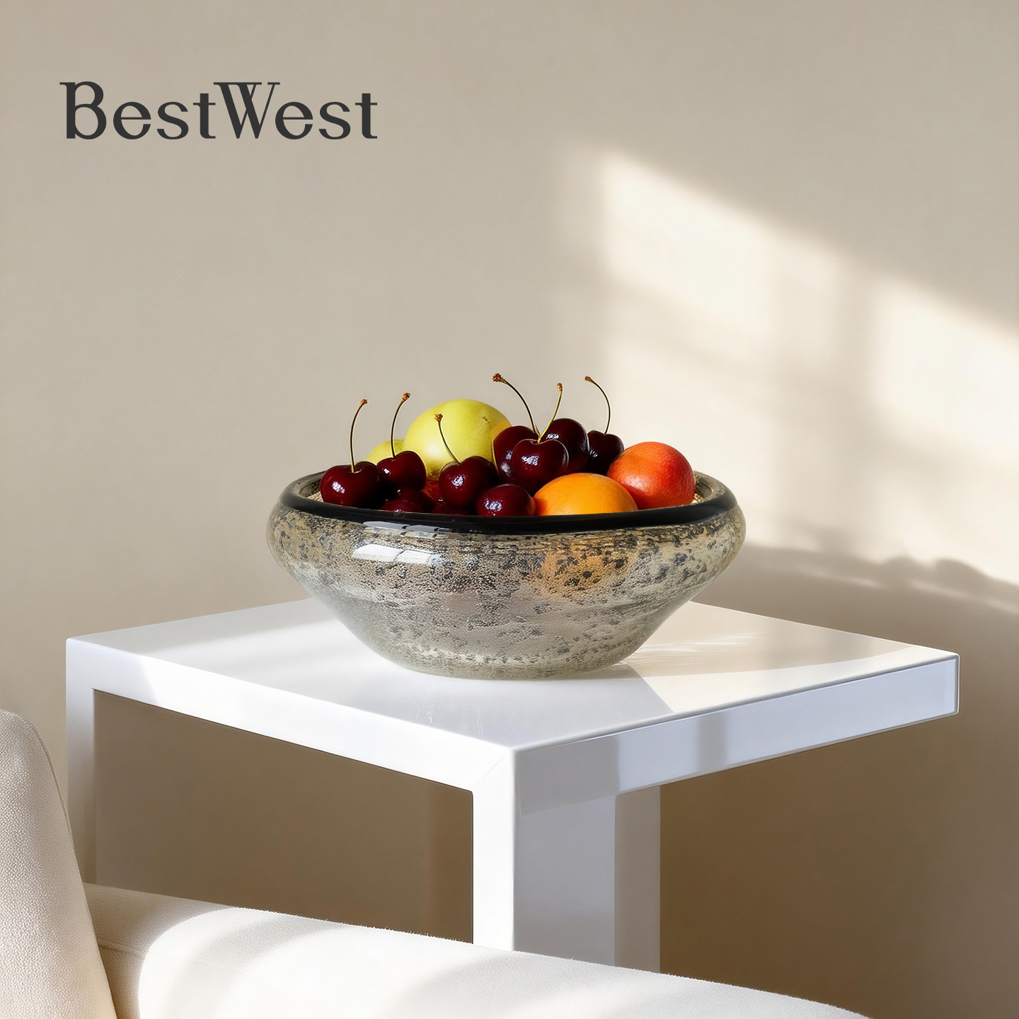 A mid-style, high-end glass fruit plate for the living room coffee table, a light luxury snack and dried fruit display plate with a high appearance level Application Scenario