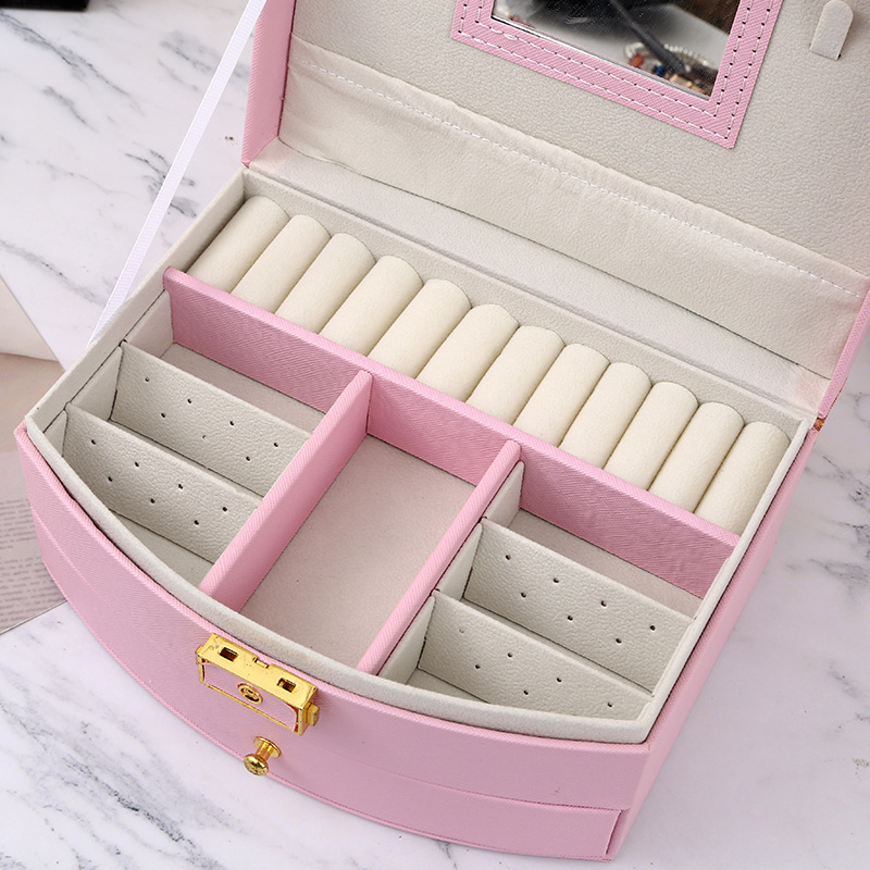 Cross-border pink princess-style children's jewelry storage box, earrings and accessories, hand-held jewelry box with lock, wholesale jewelry packaging, jewelry bags Application Scenario