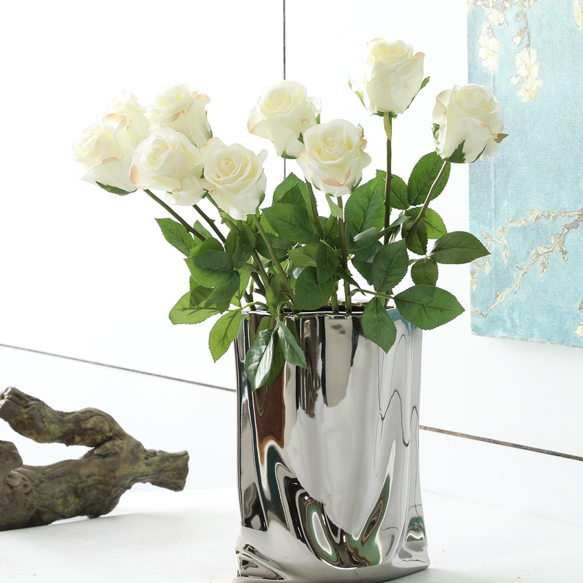 High-end simulated rose bud home decoration, wedding and festival gift box, Valentine's Day romantic display item, office desktop decoration Item Picture