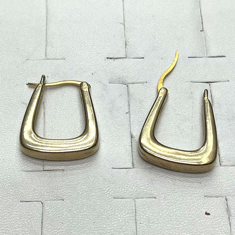 Fashionable and individual geometric glossy earrings, simple and elegant for women's daily life, versatile ear buckles, 2025 trendy earrings details Picture