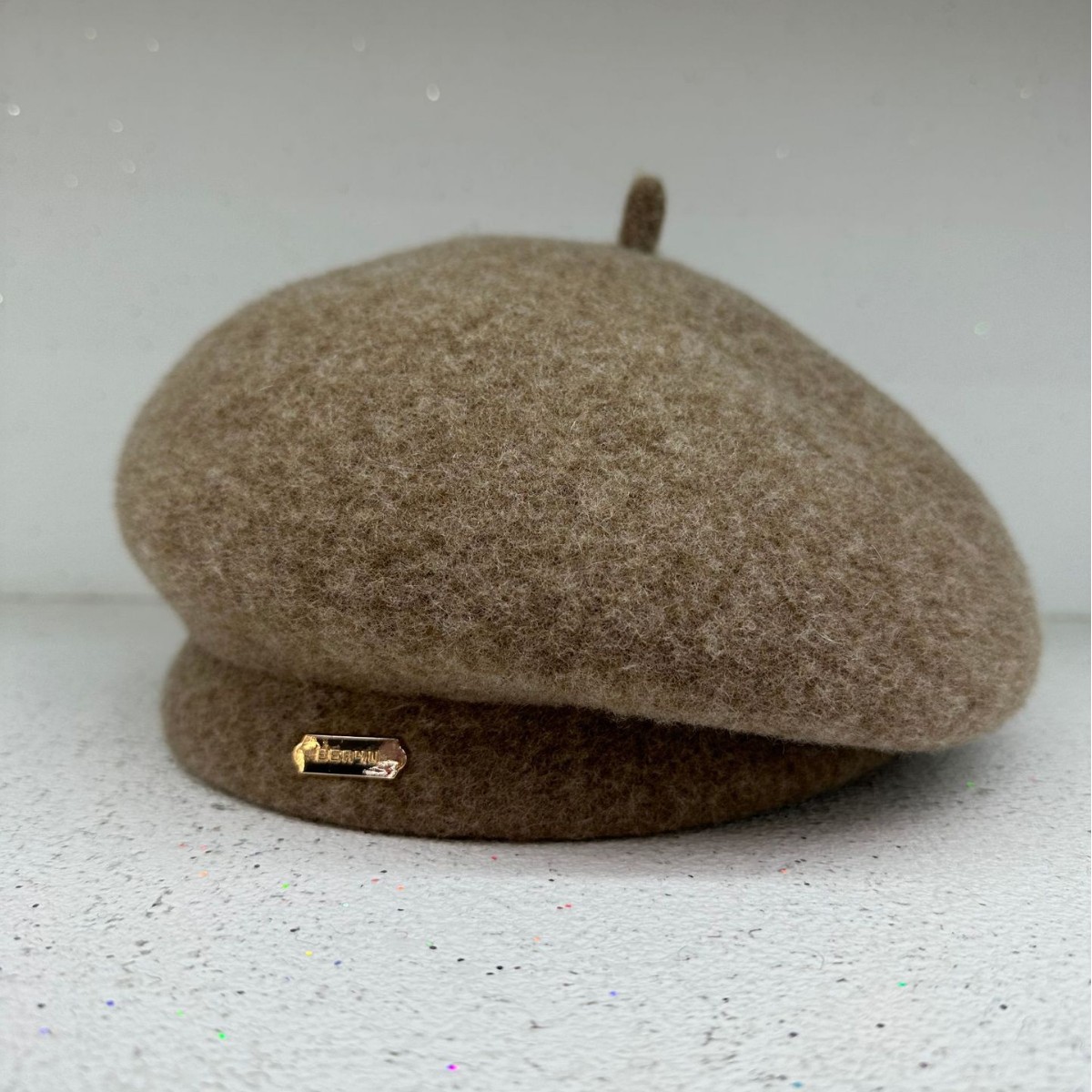 Korean woolen beret for women, new autumn/Winter 2024 fashion, versatile, light luxury painter hat, face-enhancing small clothing accessory hat Specification drawing