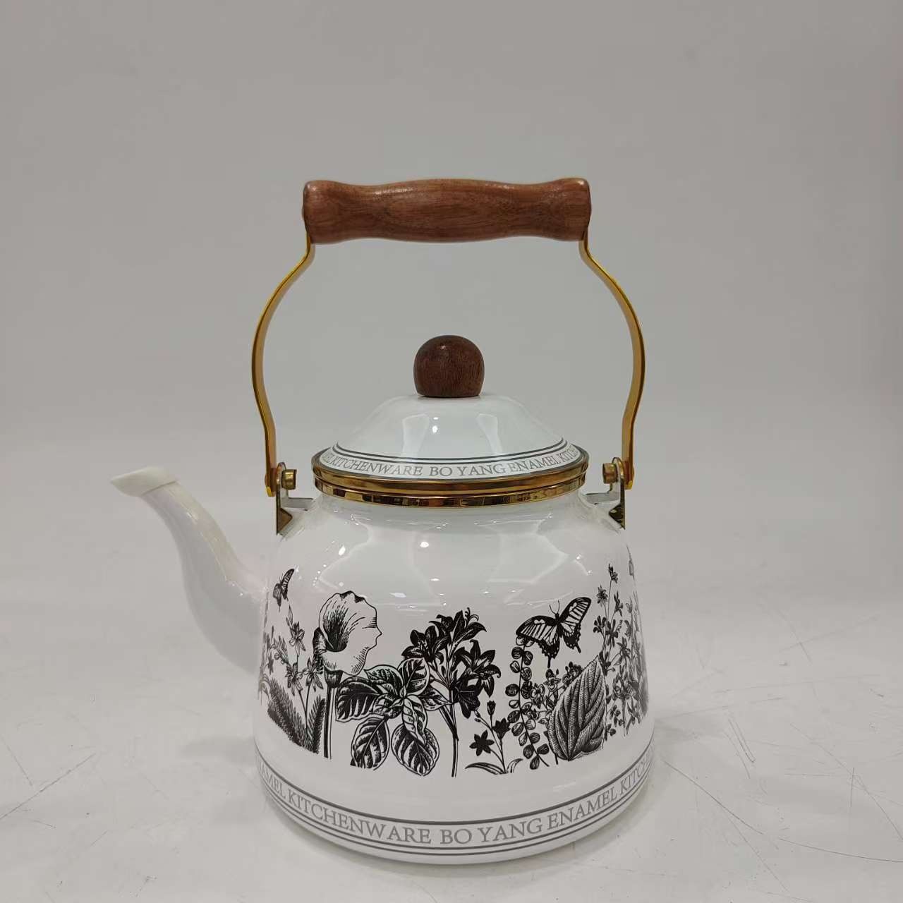 High-end wooden handle coffee teapot 1.0+2.5L universal enamel enamel induction cooker gas suitable for cooling teapot daily necessities Application Scenario