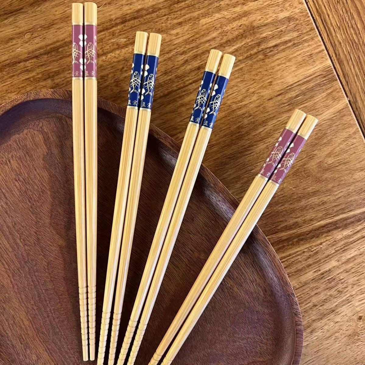 Japanese-style and Chinese-style bamboo chopsticks, red and blue fish printed tableware, five pairs set, home, restaurant, daily necessities Specification image