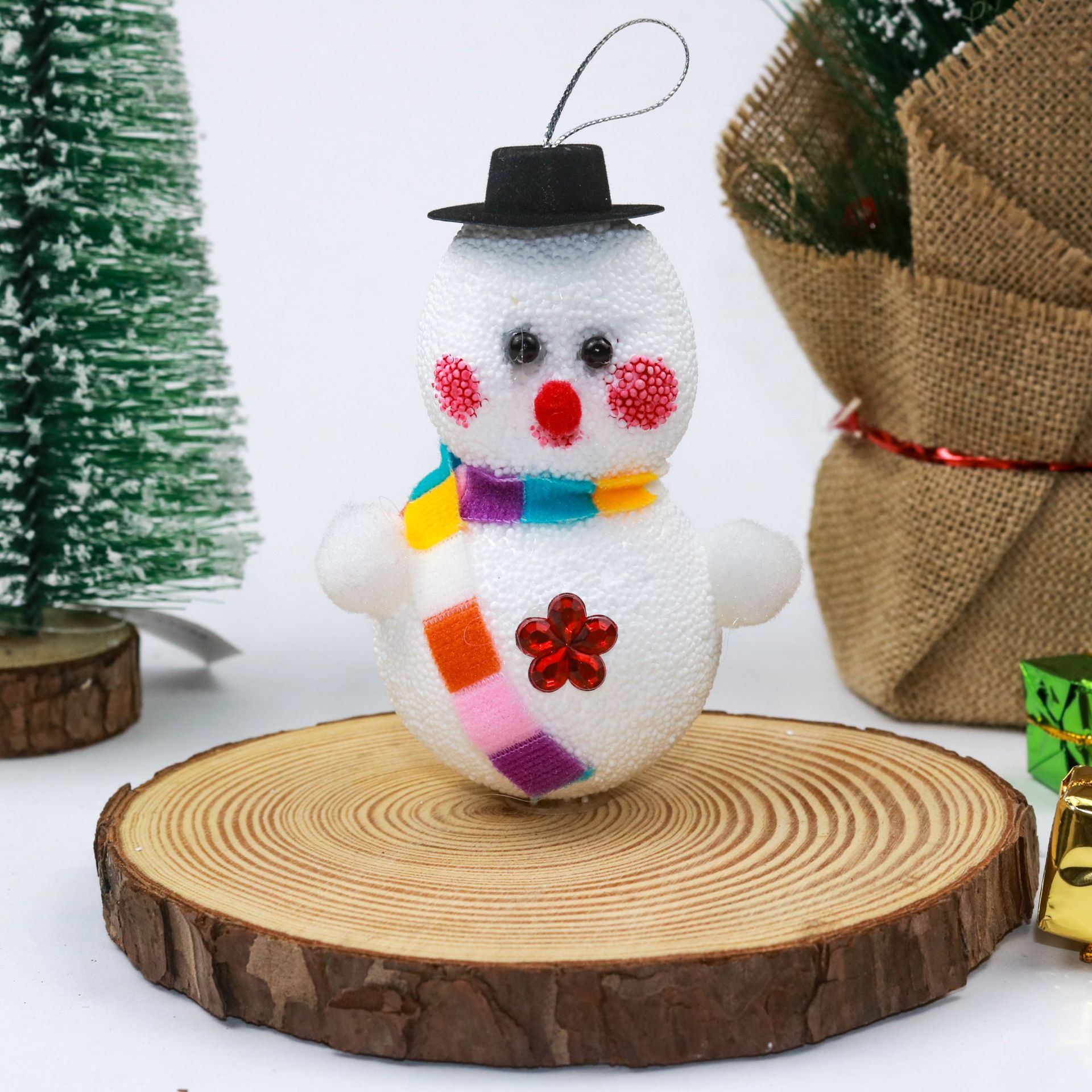 Christmas foam snowman figurehead 10x8cm, one piece set, shopping mall, hotel scene decoration, Christmas decoration, office culture, Christmas supplies Application Scenario