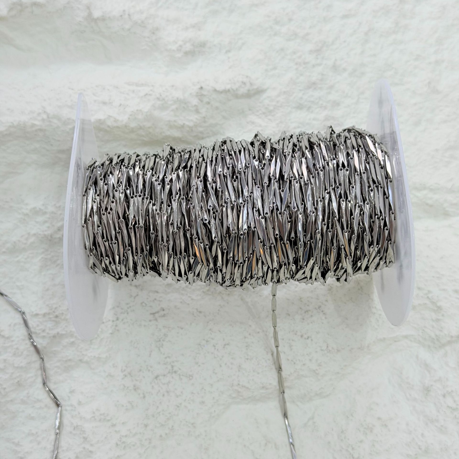 Stainless steel color 1.5 stick chain handmade jewelry accessories, loose chain necklace, titanium steel material chain accessories Application Scenario