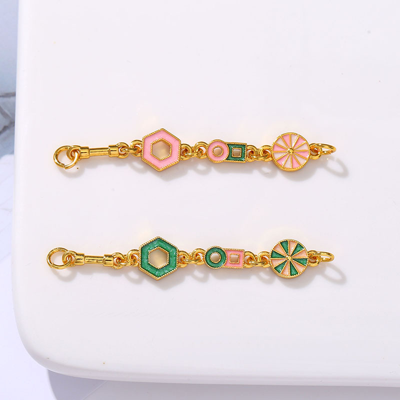 diy handcrafted semi-finished products of gold-plated extended chain bracelets, necklaces and pendants in a light luxury style Item Picture