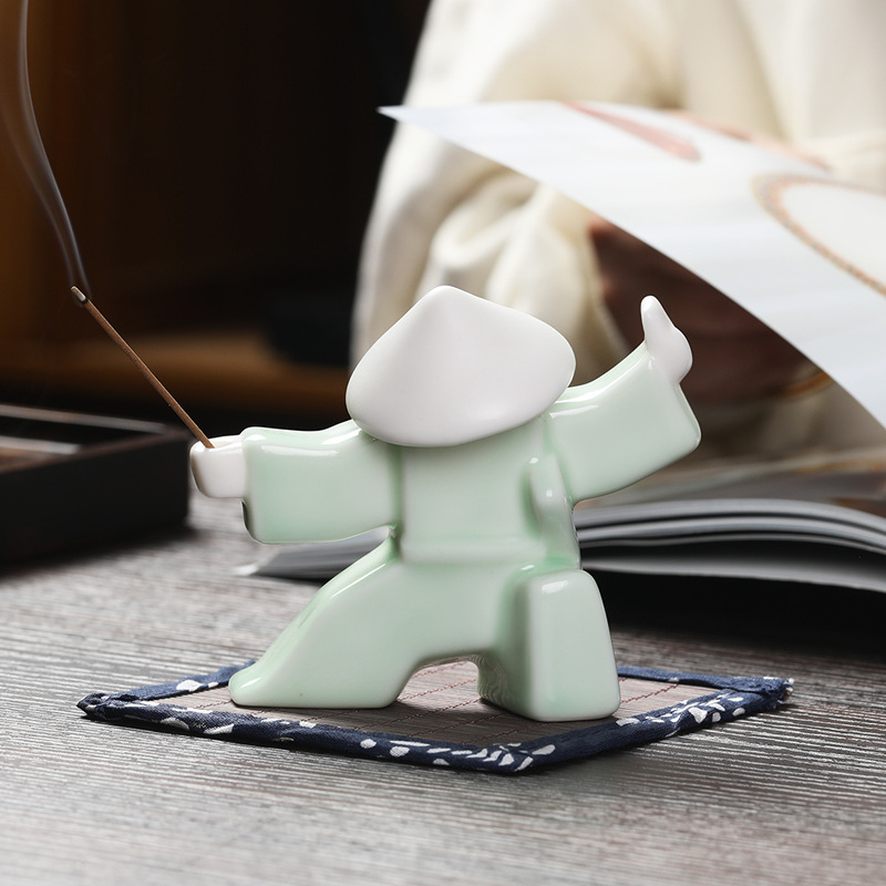 Creative new Chinese-style ceramic warrior and chivalrous tabletop ornaments, household incense sticks, incense holders, incense burners, incense holders, incense trays, handicrafts, gifts, incense burners