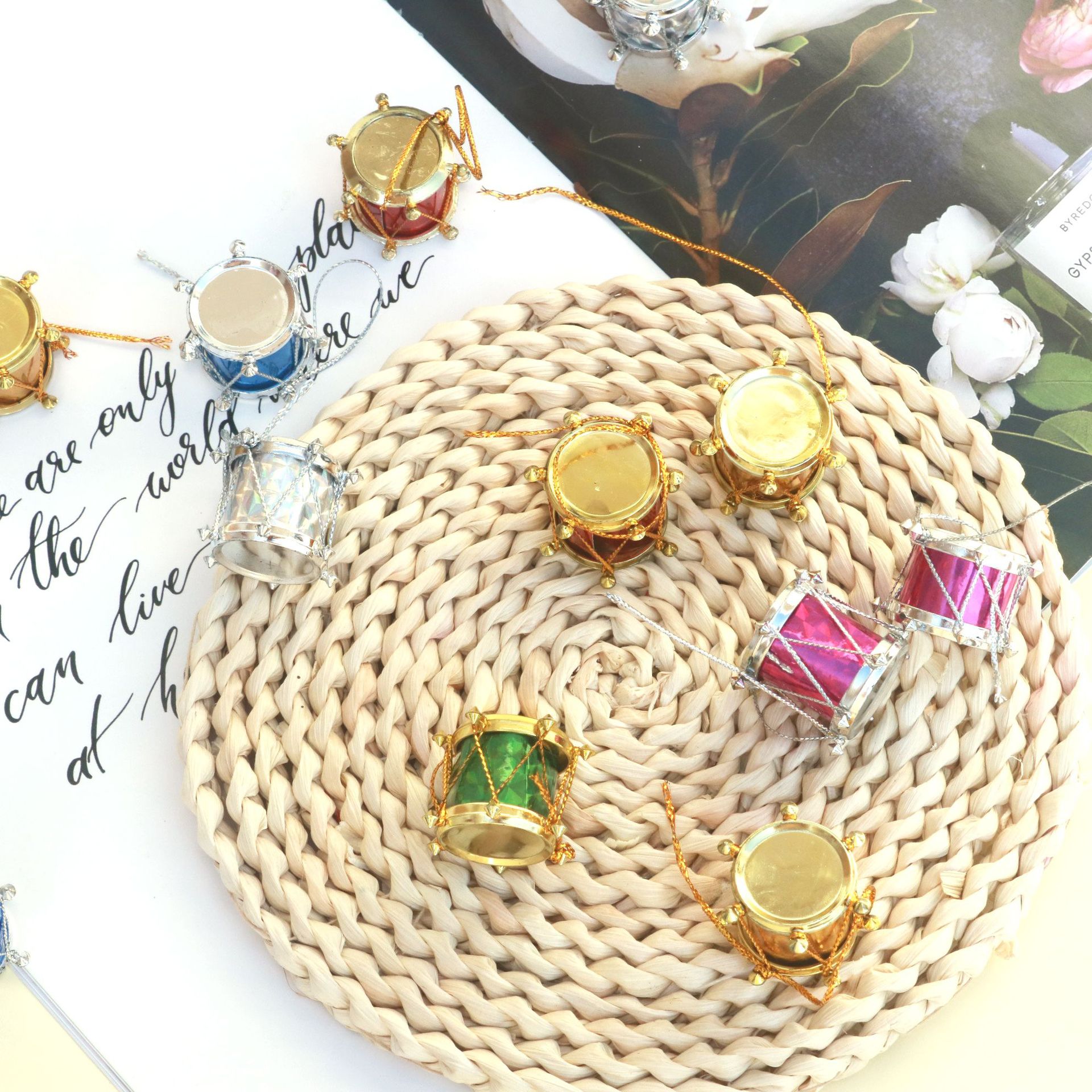 Christmas small drums, six-color decorative pendants, holiday garlands, handicrafts, gifts, and display items. Multiple sizes to choose from Specification image