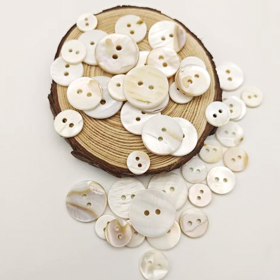 Fresh water mussel buttons, natural shell buttons, two-eye real shell buttons, sweater buttons Specification image