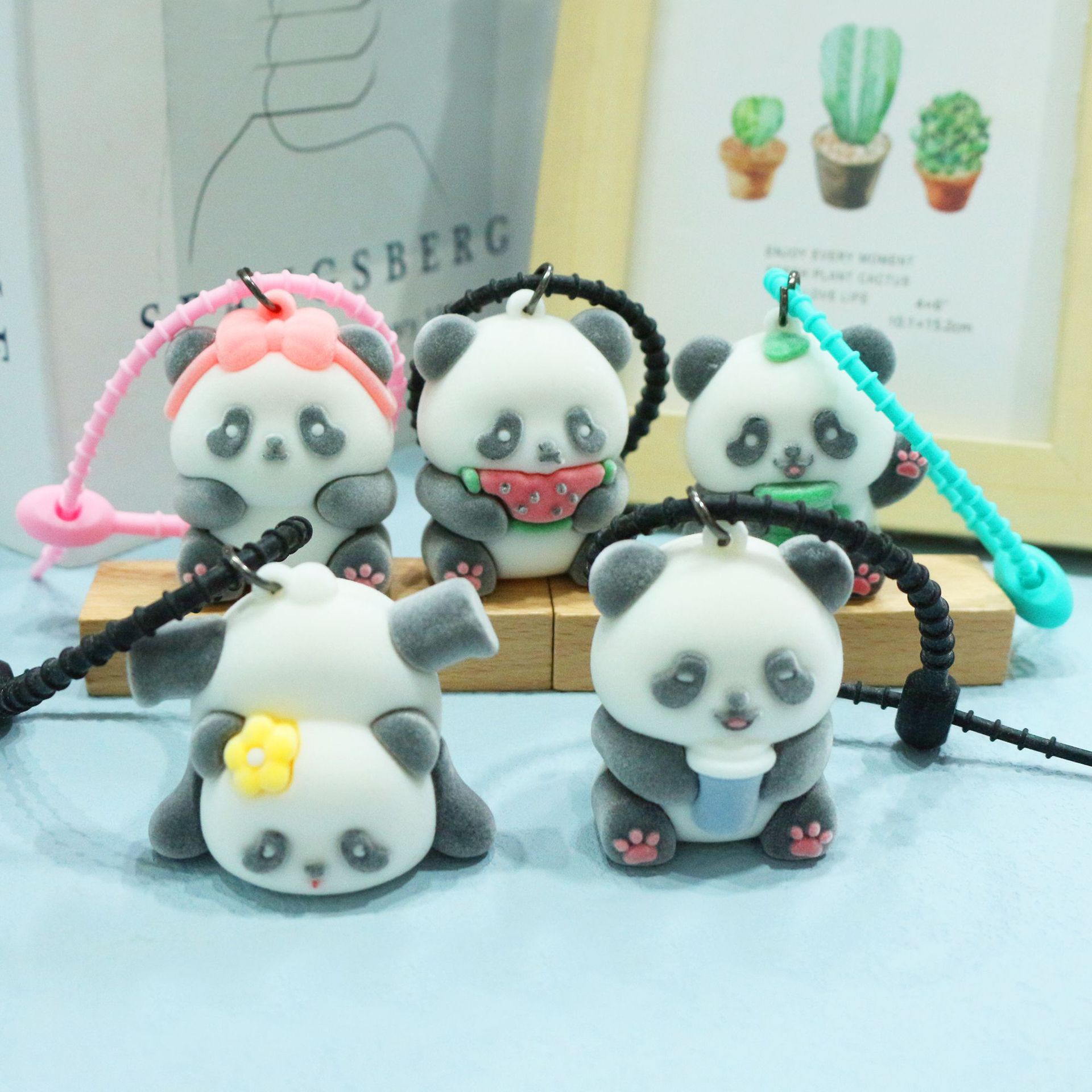 New cartoon plush panda keychain, girls' schoolbag pendant, PVC soft rubber car key chain, small pendant, wholesale handicrafts, gifts, anime star peripheral, anime pendant Application Scenario